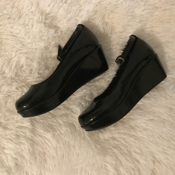 ❌SOLD❌ Brand new Aero Postale patent heels. - Picture 2 of 3